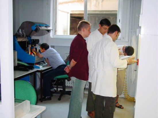 Séance de travaux pratiques en laboratoire