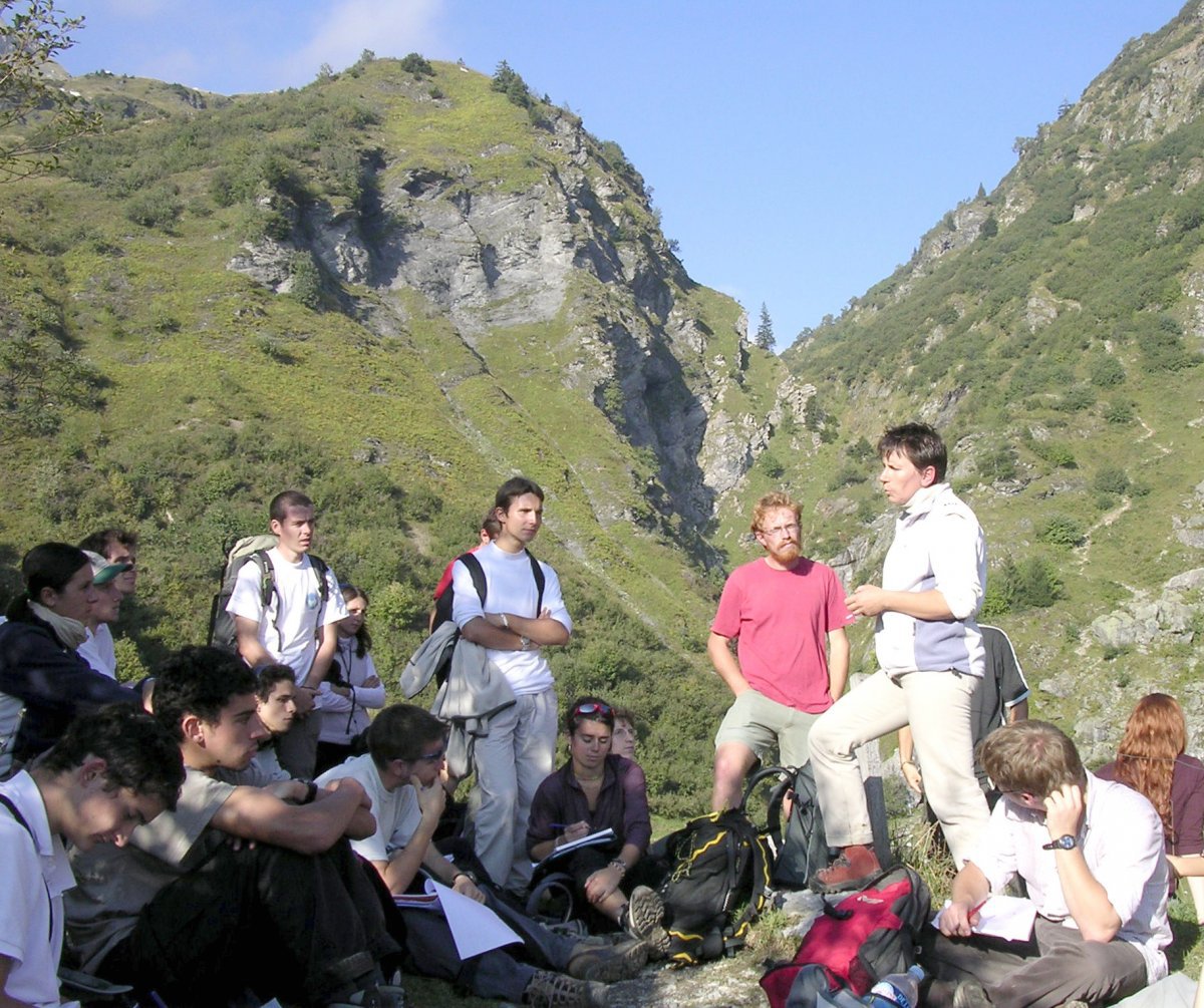 Nathalie Cayla en plein exposé en plein air