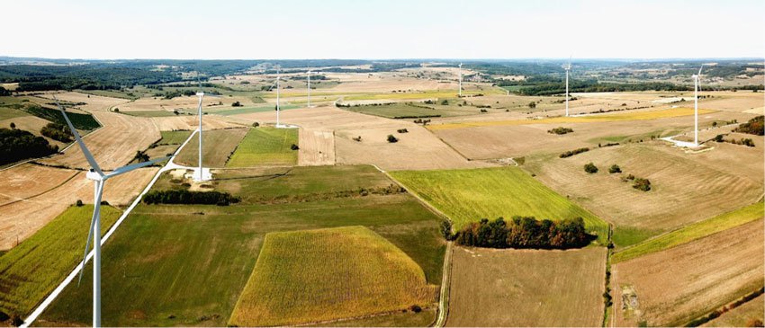 Fig. 1 : Parc éolien du pays Jusséen (Haute-Saône) 2018 : 8 éoliennes 2 MW (Vestas V110/2000).  - Source : image  de l'auteur.