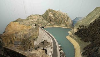 Md restauration de la maquette du barrage du chambon